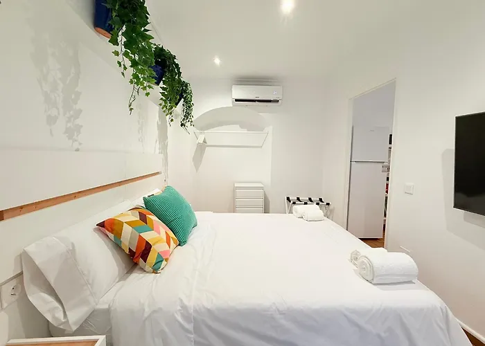 Apartment In Old Town Near *